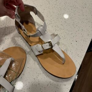 Aldo white leather thong sandals 9.5